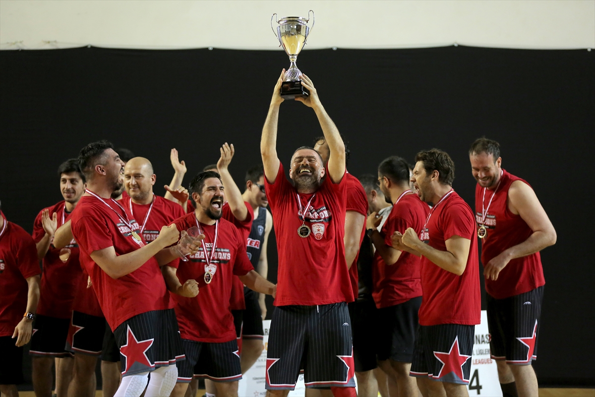 Yıldız Holding Basketbol Takımı Türkiye şampiyonu oldu